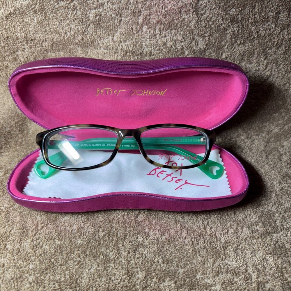 NWT-Betsey Johnson-Betsey O'Hare BJ0121-Espresso & Jade Tortoise Frames & Case